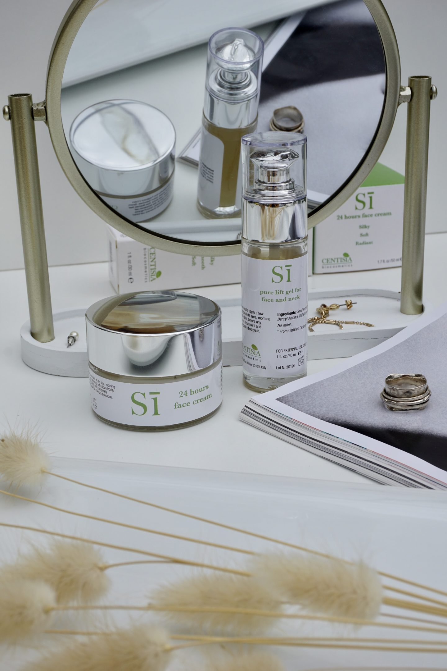 Two skincare products containing Snail Secretion filtrate