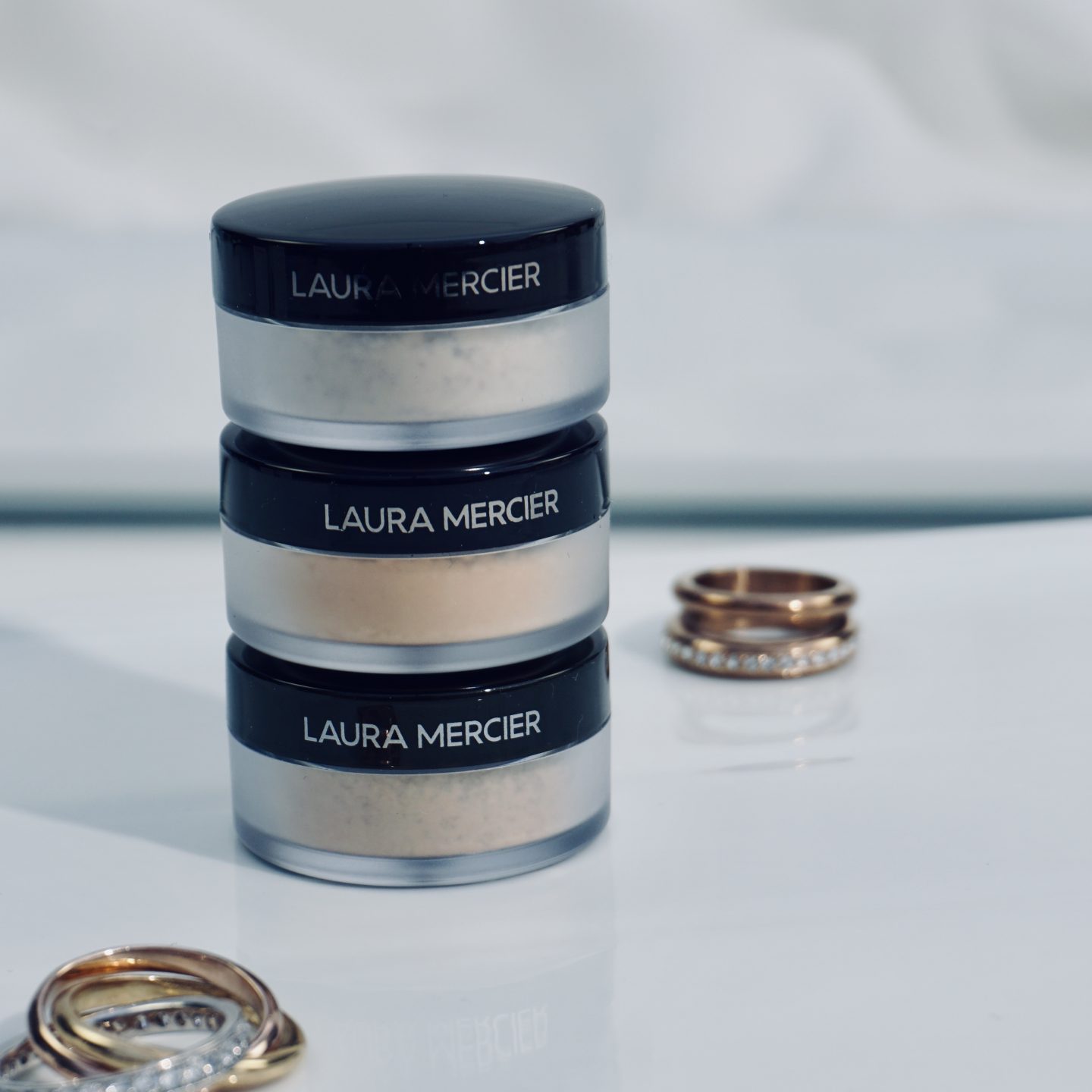 Laura mercier loose face powder