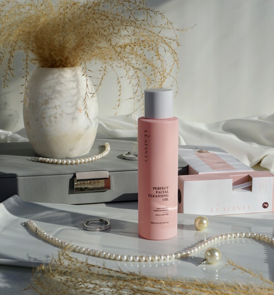 A Gentle Oil To Milk Cleanser